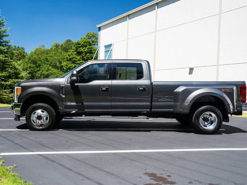 Used 2017 Ford F350 Lariat w/ Lariat Ultimate Package AWD/4WD image 4