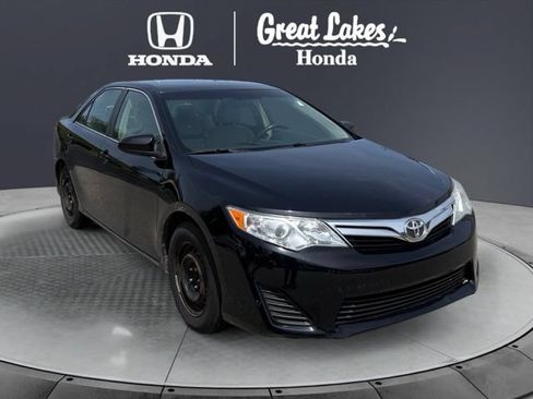 Used 2012 Toyota Camry LE FWD image 1