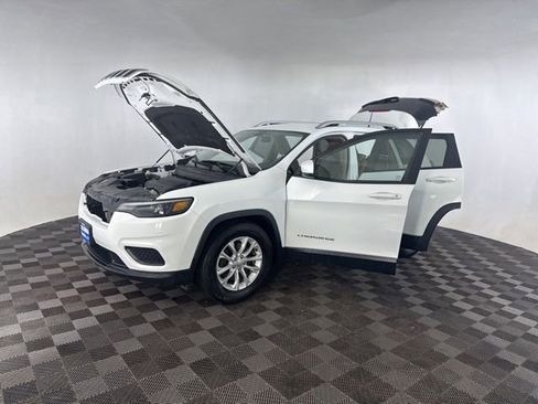 Used 2020 Jeep Cherokee Latitude w/ Cold Weather Group image 13