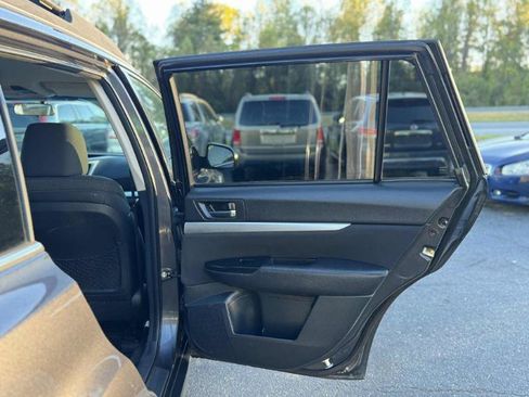 Used 2010 Subaru Outback 2.5i Premium image 15