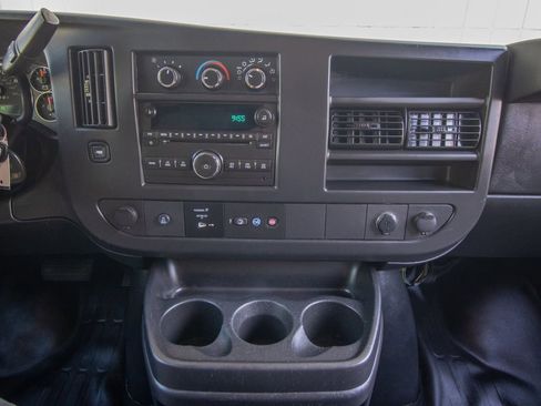 Used 2014 Chevrolet Express 2500 image 20