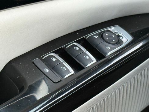 Used 2022 Kia Carnival EX FWD image 38