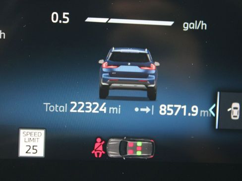 Used 2024 BMW X1 xDrive28i w/ Technology Package image 18