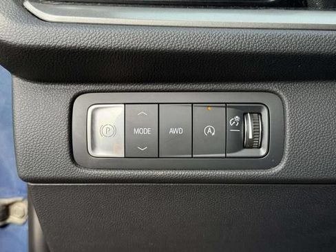 Used 2024 Chevrolet Traverse LT AWD/4WD image 22