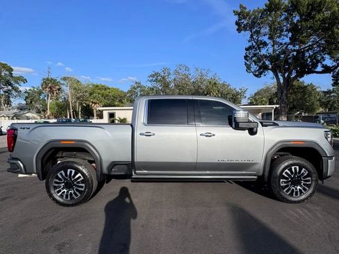Used 2024 GMC Sierra 2500 Denali Ultimate AWD/4WD image 4
