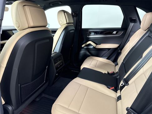 New 2026 Porsche Cayenne image 26