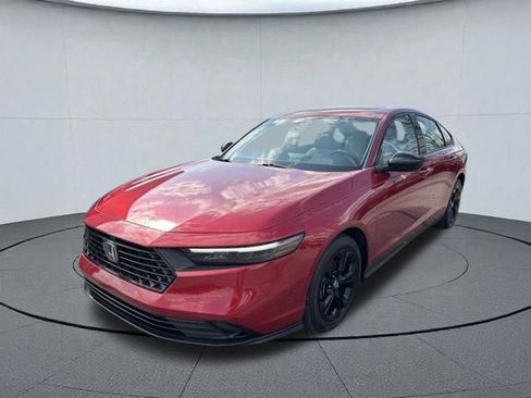 Used 2025 Honda Accord SE image 7