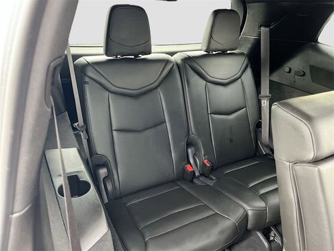 Used 2023 Cadillac XT6 Luxury image 28