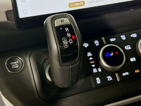 Certified 2025 Land Rover Defender 130 X-Dynamic SE AWD/4WD image 19
