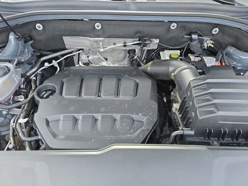 Used 2024 Volkswagen Atlas Peak Edition SE image 31