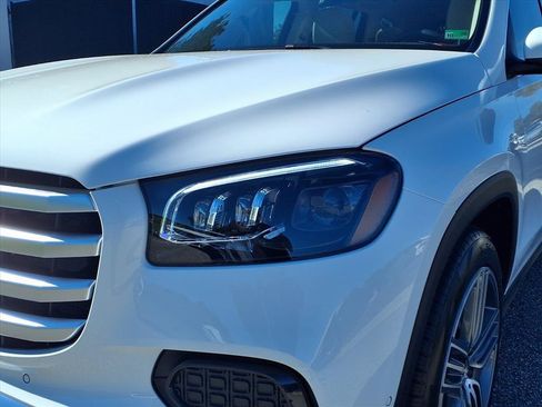 Used 2026 Mercedes-Benz GLS 450 4MATIC image 3