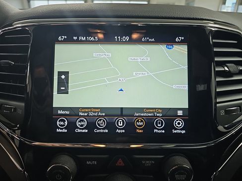 Used 2022 Jeep Grand Cherokee Limited AWD/4WD image 29