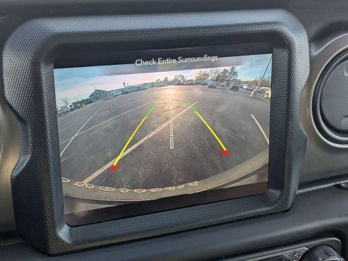 Used 2021 Jeep Wrangler Unlimited Sport image 13