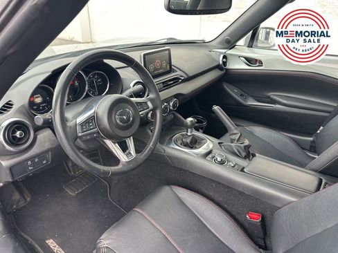 Used 2017 MAZDA MX-5 Miata RF Grand Touring RWD image 8
