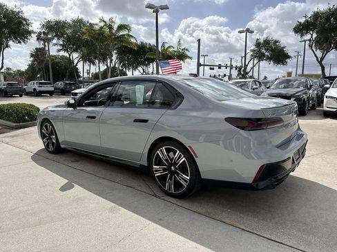 Used 2023 BMW 760i xDrive image 12