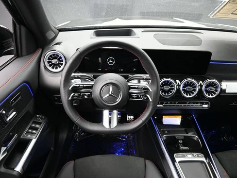 New 2026 Mercedes-Benz GLB 250 4MATIC image 18