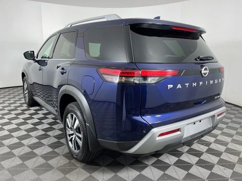 Used 2022 Nissan Pathfinder SL AWD/4WD image 7