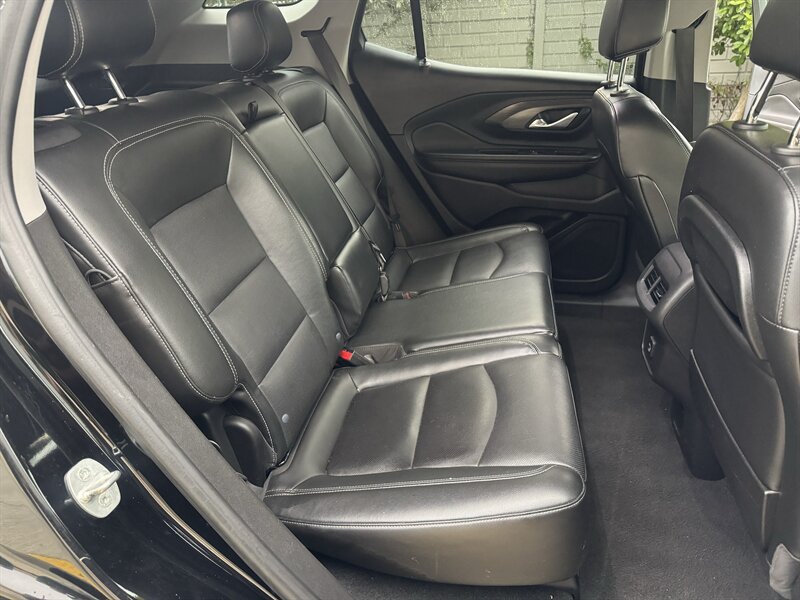 Used 2022 GMC Terrain SLT AWD/4WD image 17