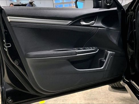 Used 2019 Honda Civic EX image 9