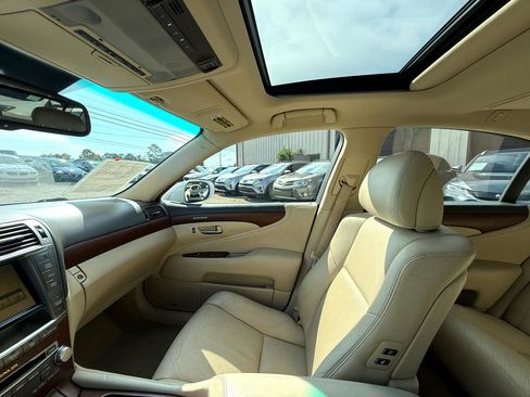 Used 2011 Lexus LS 460 Luxury image 11