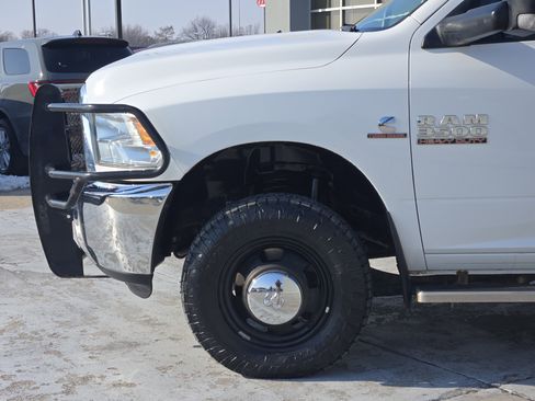 Used 2017 RAM 3500 Tradesman w/ Chrome Appearance Group image 8
