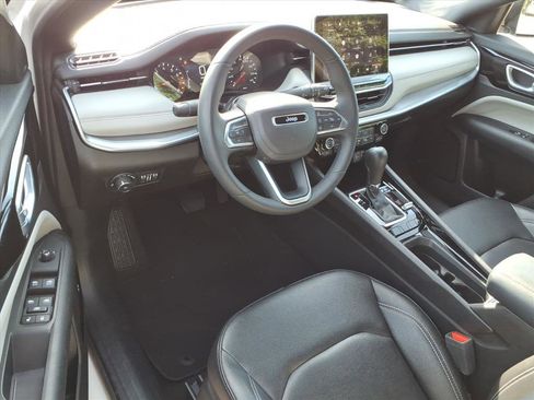 Used 2025 Jeep Compass Limited AWD/4WD image 19