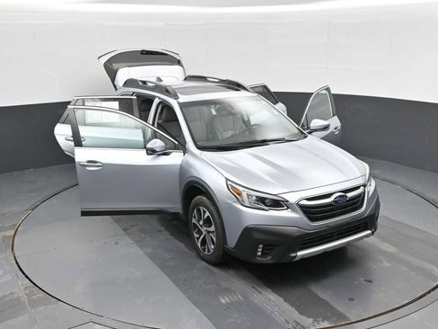 Used 2022 Subaru Outback Limited image 37