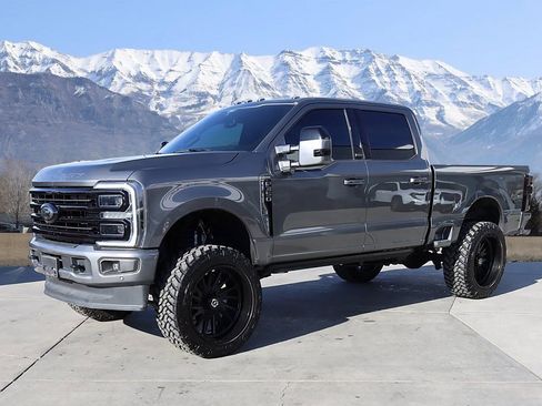 Used 2025 Ford F350 Platinum AWD/4WD image 2