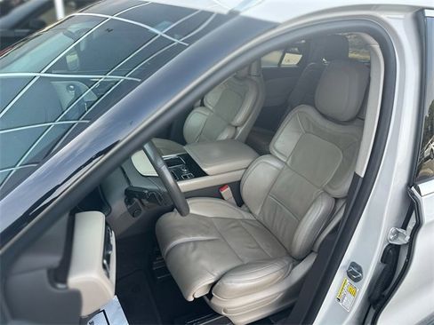 Used 2022 Lincoln Aviator Reserve w/ Equipment Group 201A image 12