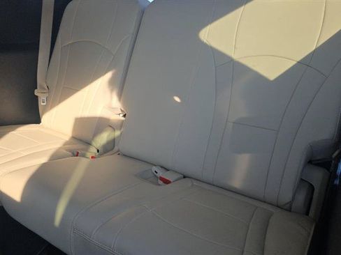 Used 2023 Buick Enclave Premium AWD/4WD image 9