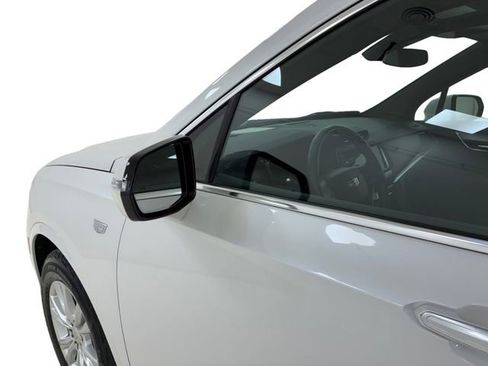 Used 2023 Cadillac XT6 Luxury image 10