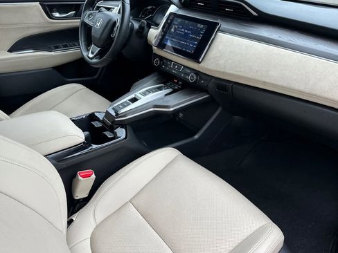 Certified 2018 Honda Clarity Touring image 17