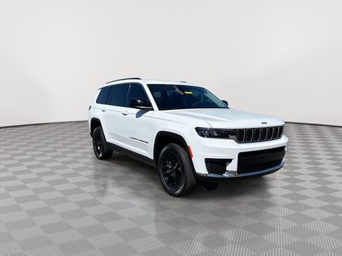 Used 2023 Jeep Grand Cherokee L Laredo AWD/4WD image 2