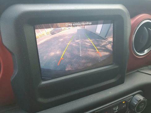 Used 2019 Jeep Wrangler Unlimited Rubicon image 30