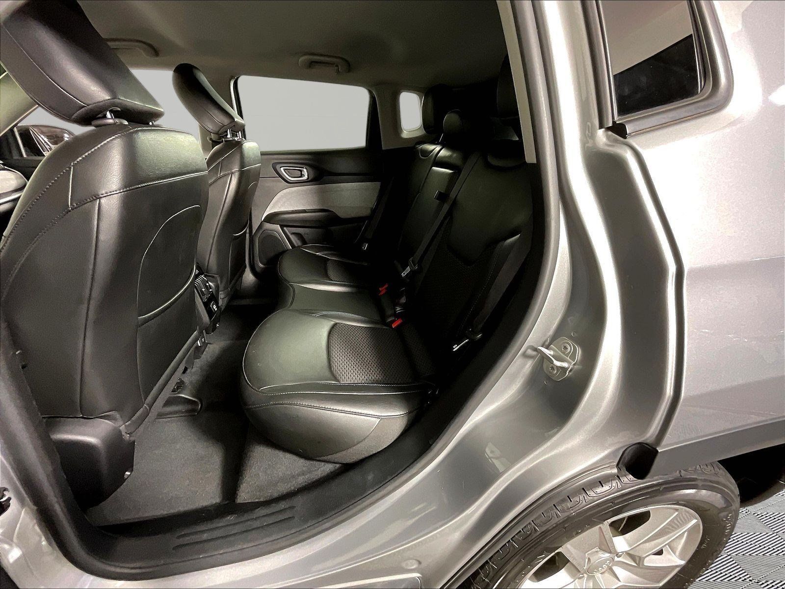 Used 2022 Jeep Compass Latitude FWD image 22