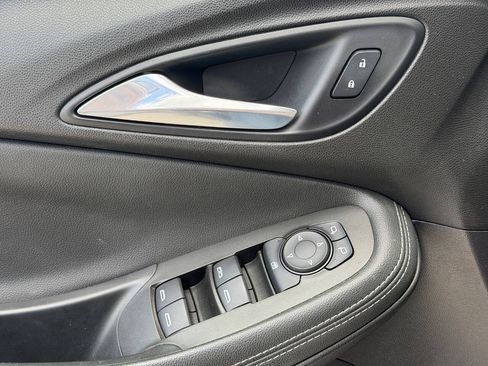 Used 2020 Buick Encore GX Preferred w/ Cold Weather Comfort Package FWD image 16