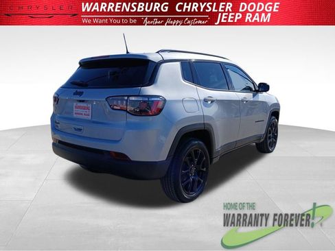 New 2026 Jeep Compass Latitude image 3