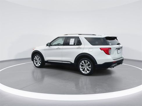 Used 2022 Ford Explorer Platinum w/ Equipment Group 601A image 6
