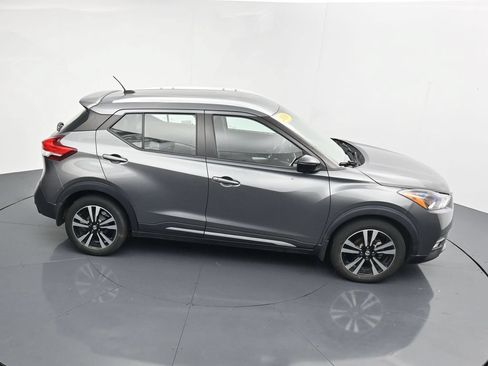 Used 2019 Nissan Kicks SR w/ SR Premium Package FWD image 31