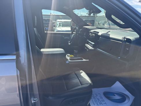 Used 2025 Chevrolet Silverado 1500 High Country image 42