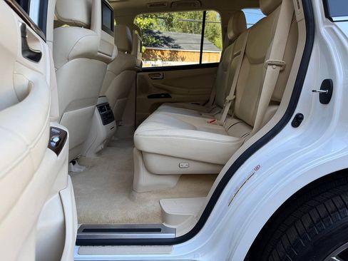 Used 2013 Lexus LX 570 4WD w/ Luxury Pkg image 97