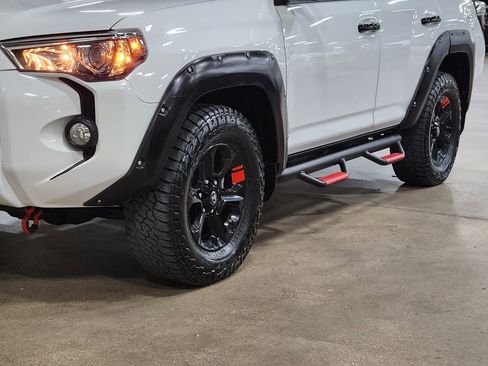 Used 2020 Toyota 4Runner SR5 Premium image 18