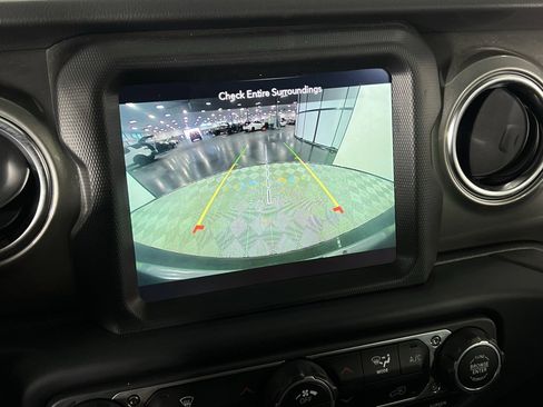 Used 2022 Jeep Wrangler Unlimited Sahara image 20