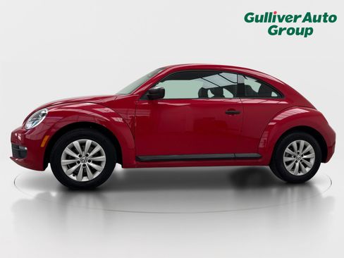 Used 2015 Volkswagen Beetle 1.8T Classic FWD image 2