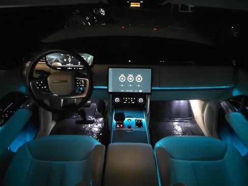 Used 2023 Land Rover Range Rover SE image 61