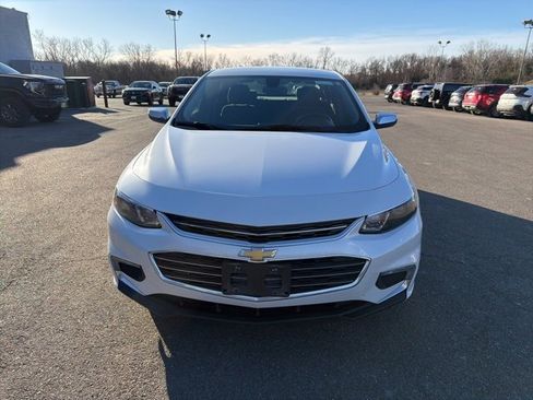 Used 2018 Chevrolet Malibu LT image 24