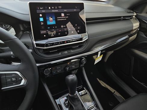 New 2026 Jeep Compass Latitude image 16