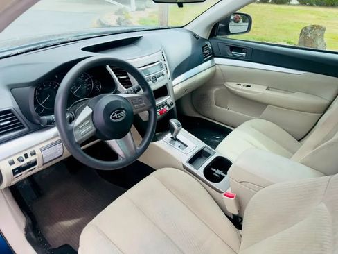 Used 2011 Subaru Outback 2.5i AWD/4WD image 9