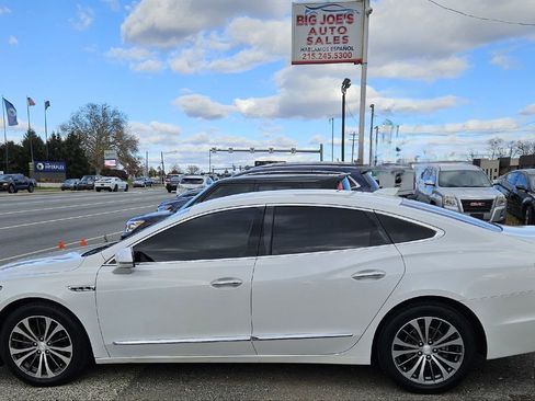 Used 2017 Buick LaCrosse Essence image 2
