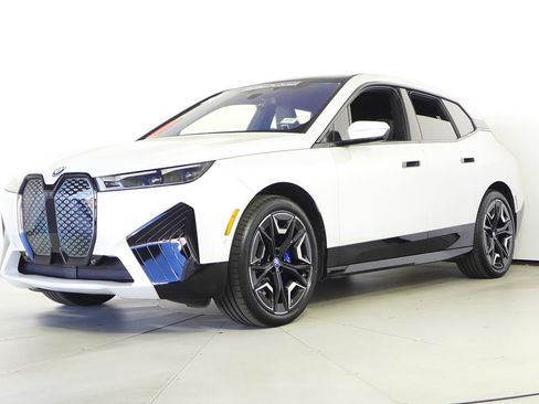 Certified 2023 BMW iX M60 w/ Executive Package image 2